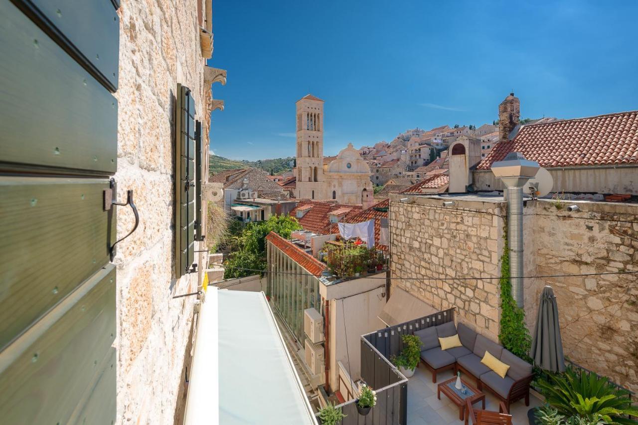 Отель Hektorovic House Хвар Экстерьер фото