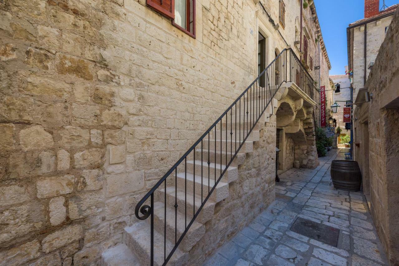 Отель Hektorovic House Хвар Экстерьер фото