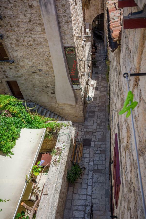 Отель Hektorovic House Хвар Экстерьер фото