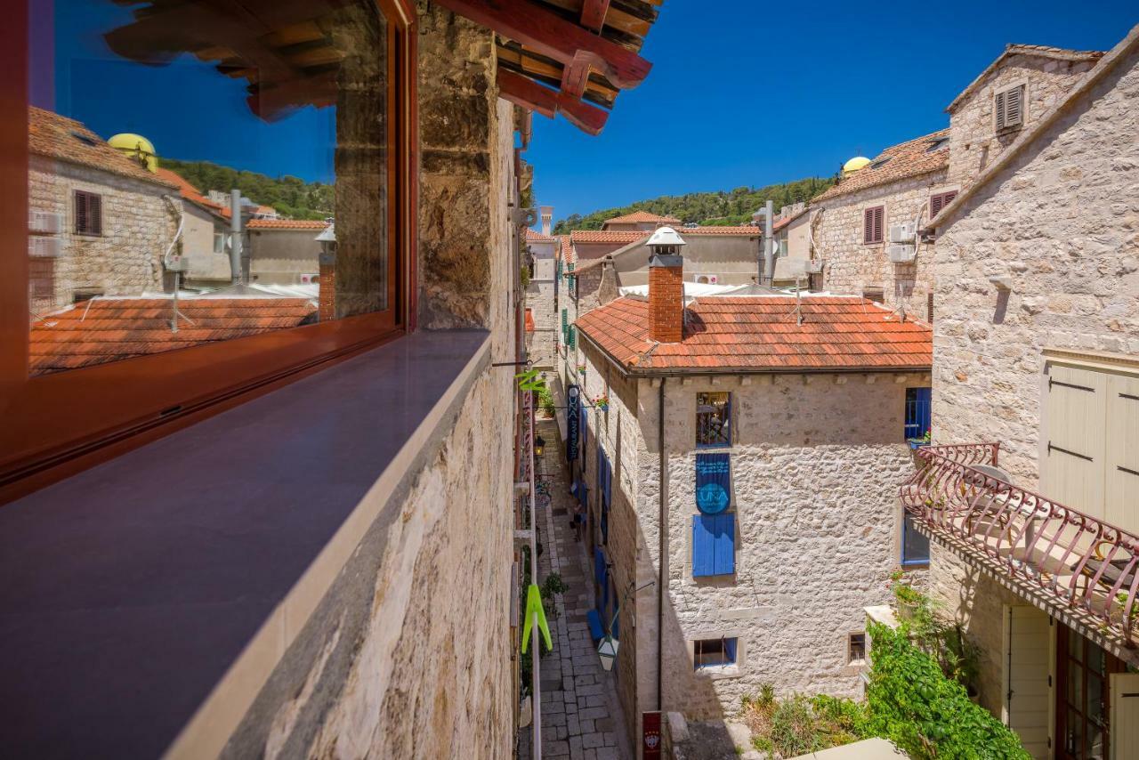 Отель Hektorovic House Хвар Экстерьер фото
